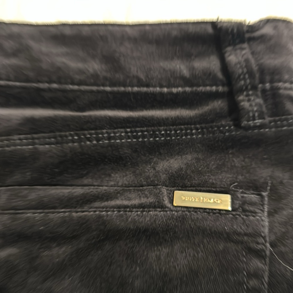 NWOT WHBM Women’s Black Velvet Jeans with Zipper Detail at Ankle Size 10 Regular - Picture 3 of 9